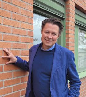 NCGs vd Fredrik Gren vid koncernens huvudkontor norr om Stockholm. Foto: Agnes Karnatz